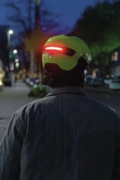 ABUS HUD-Y City- Fahrradhelm - Signal Yellow -Fahrradausrüstungs Geschäft Abus Hud y city stadt fahrradhelm ebike helm signal yellow 5
